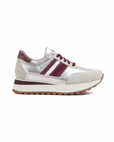 Footnotes Sneakers